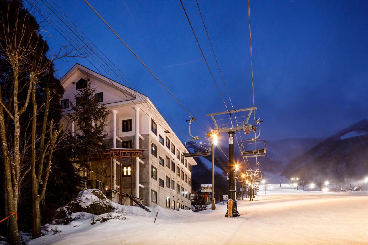 Tabist Condominium Hakuba Goryu Екстер'єр фото