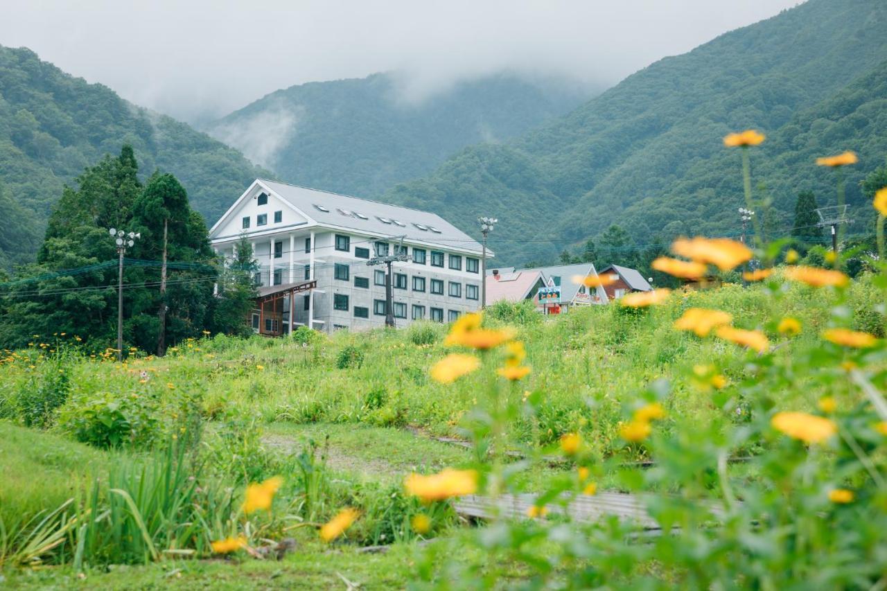 Tabist Condominium Hakuba Goryu Екстер'єр фото